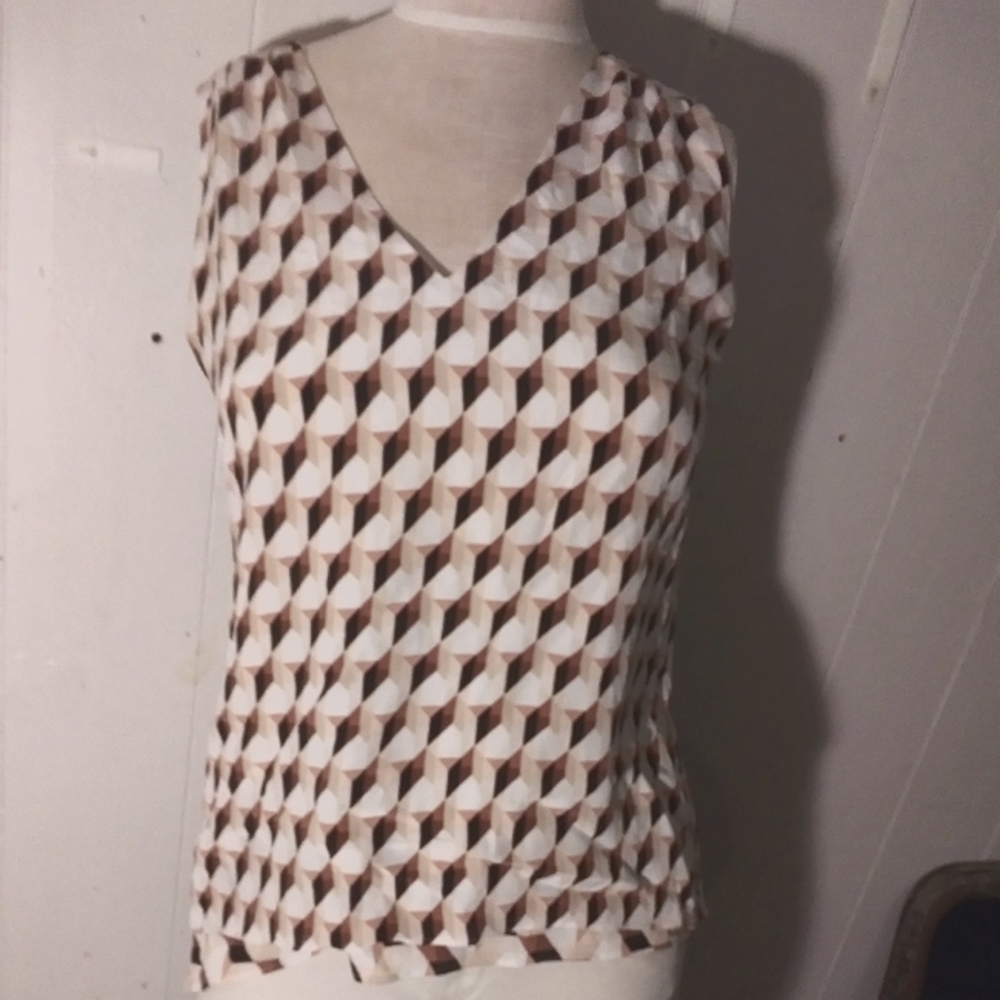 White House black market 100% silk xxx art deco geometric print pleated tank top